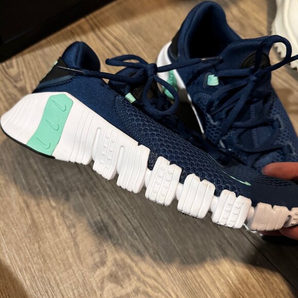 Like New Nike Metcon Sneakers - Picture 1 of 4